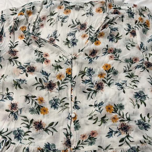 Sale 🎆Lucky Brand botton up babydoll style Blouse size Large - Picture 7 of 7